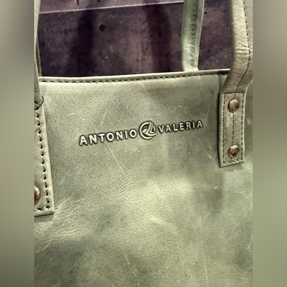 NWT Antonio Valeria | Ava Shoulder Bag - Picture 11 of 11